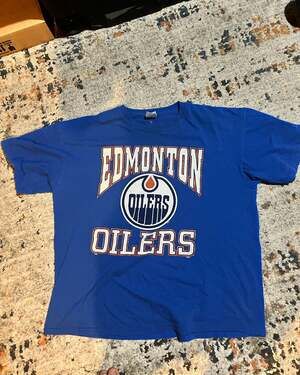 Vintage Edmonton Oilers NHL Heavy Cotton Short Sleeve Graphic T-Shirt Blue XL